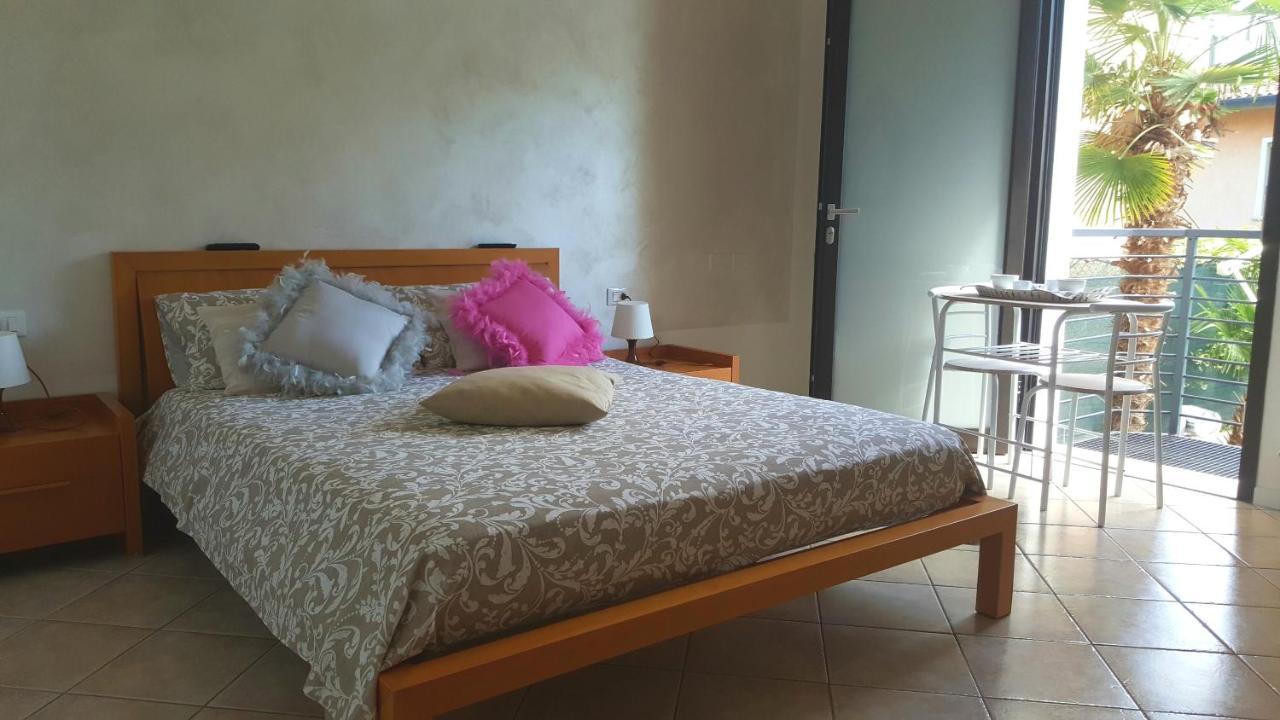 B&B Casa Gaia - シルミオーネ エクステリア 写真