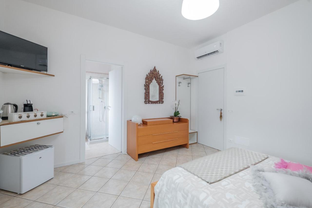 B&B Casa Gaia - シルミオーネ エクステリア 写真