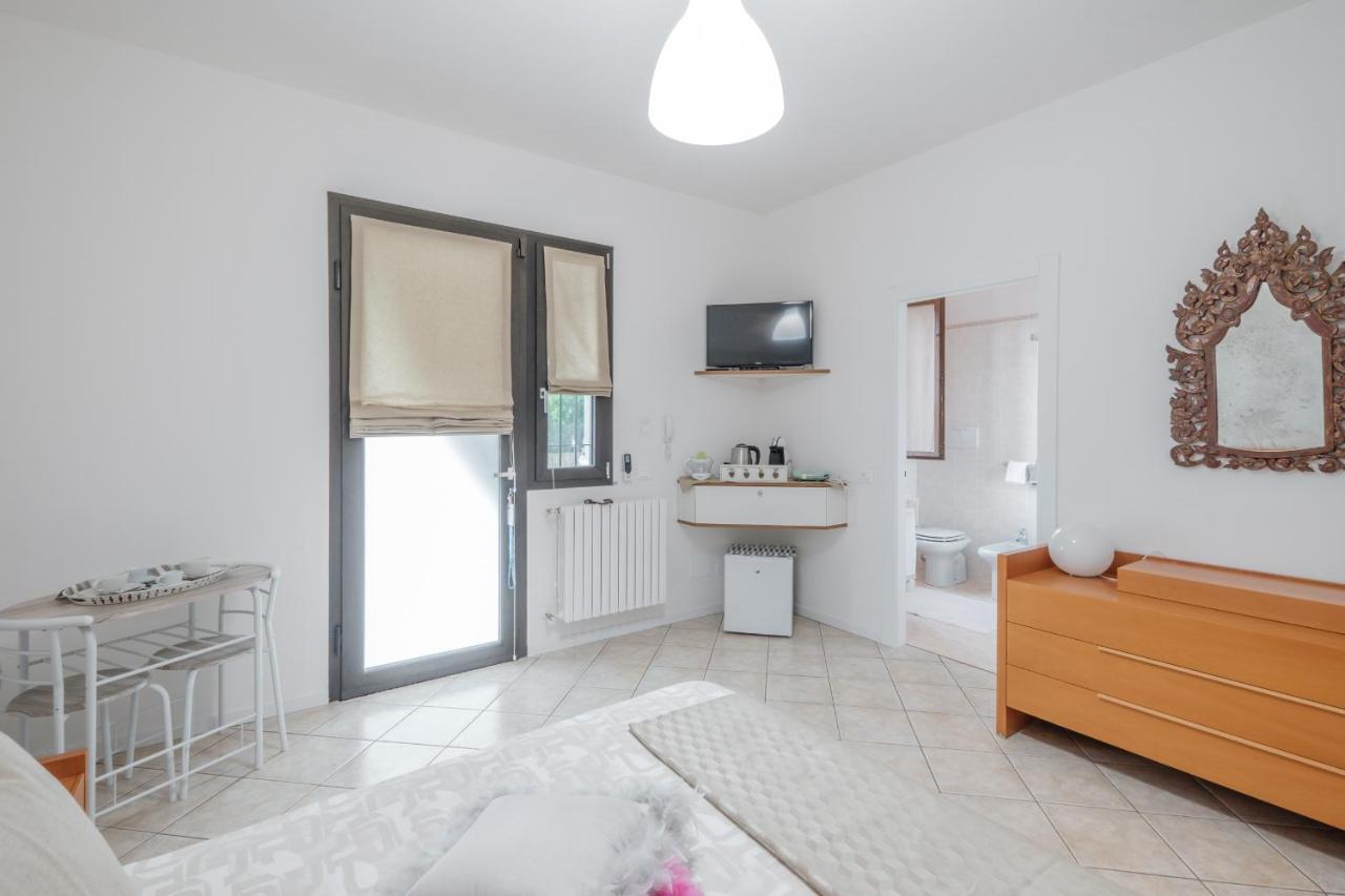 B&B Casa Gaia - シルミオーネ エクステリア 写真